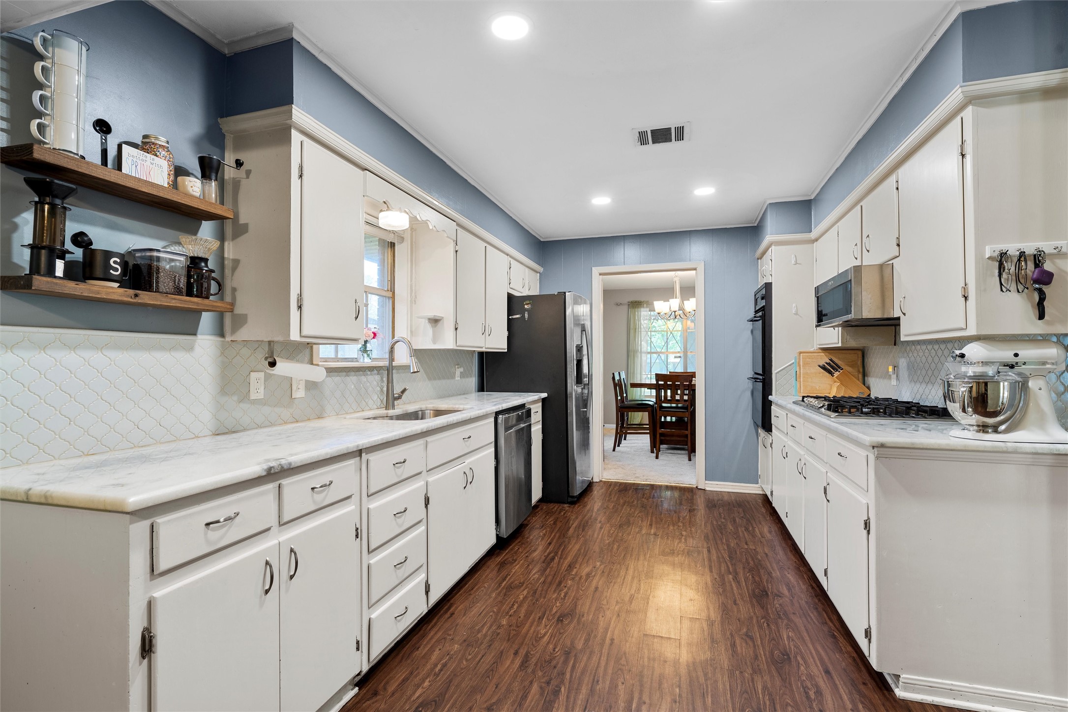 2118 Wooded Acres Drive