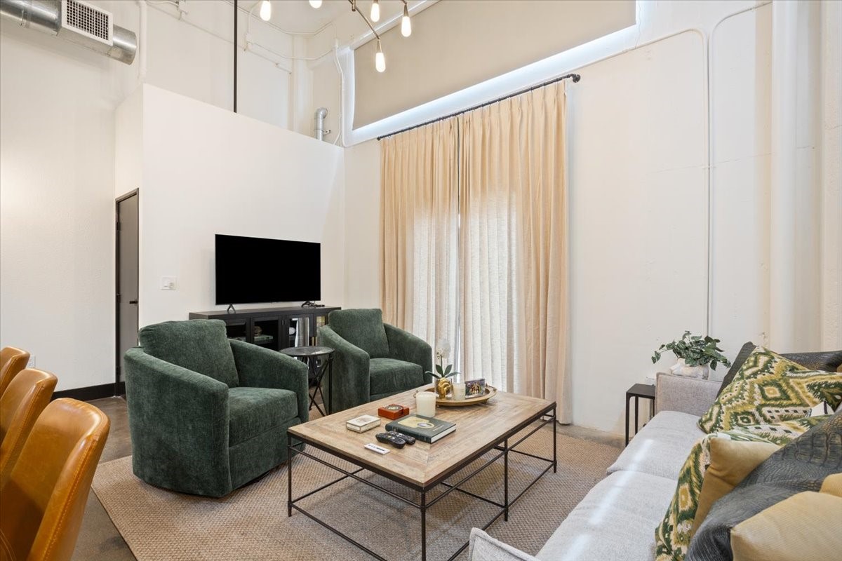 219 S 4th Street 106