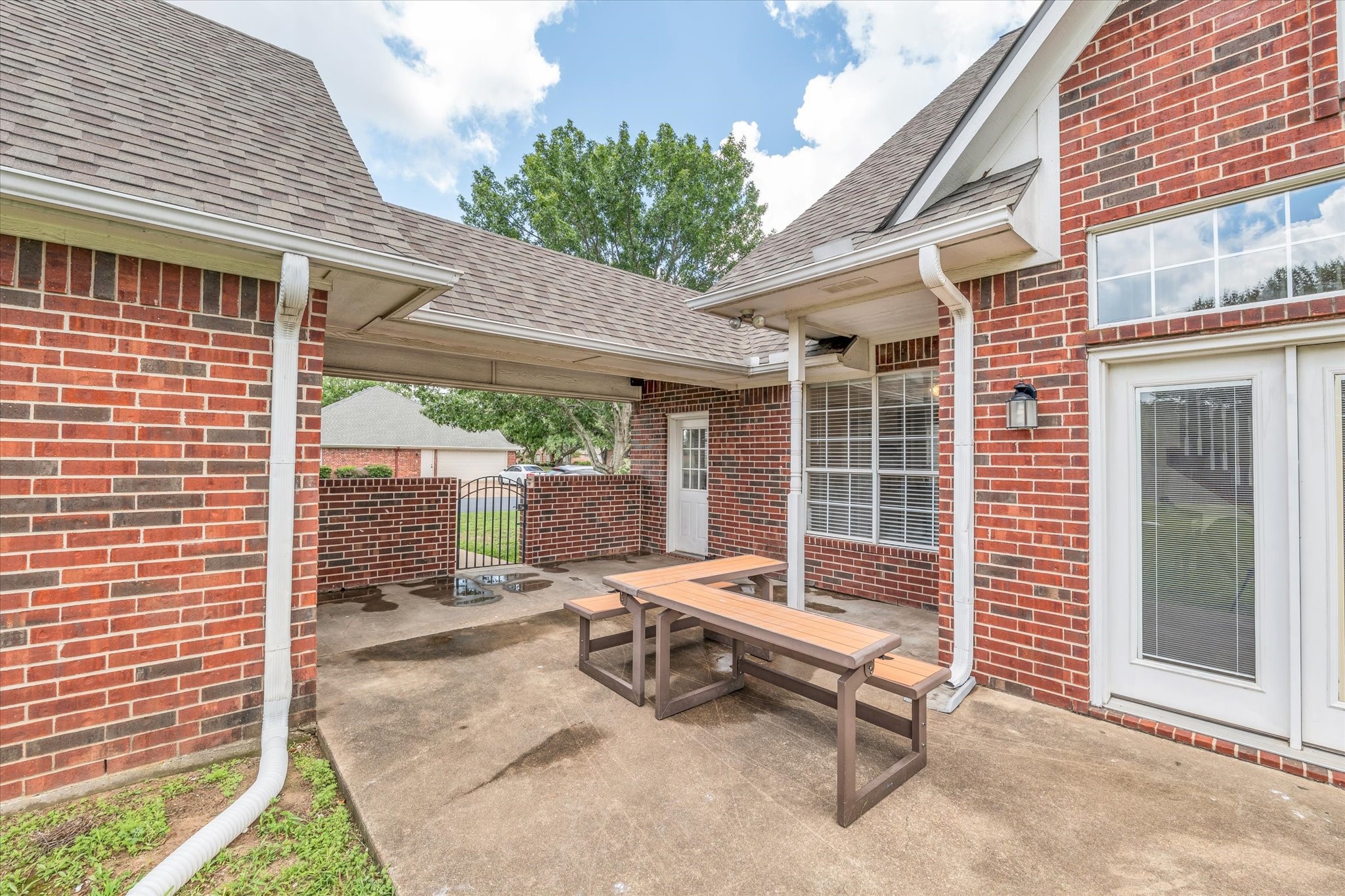 838 Country Lane Drive