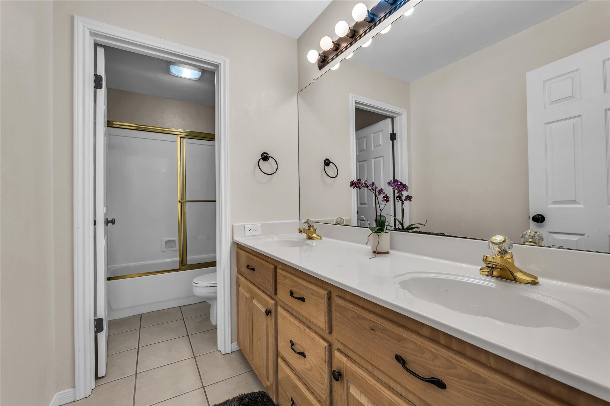 838 Country Lane Drive