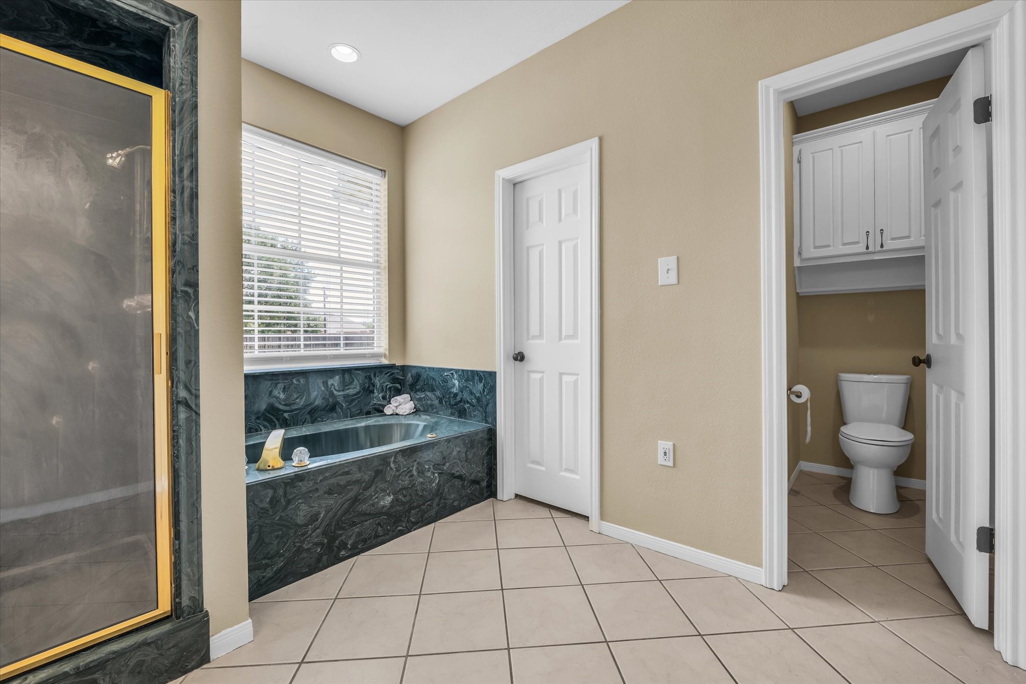 838 Country Lane Drive