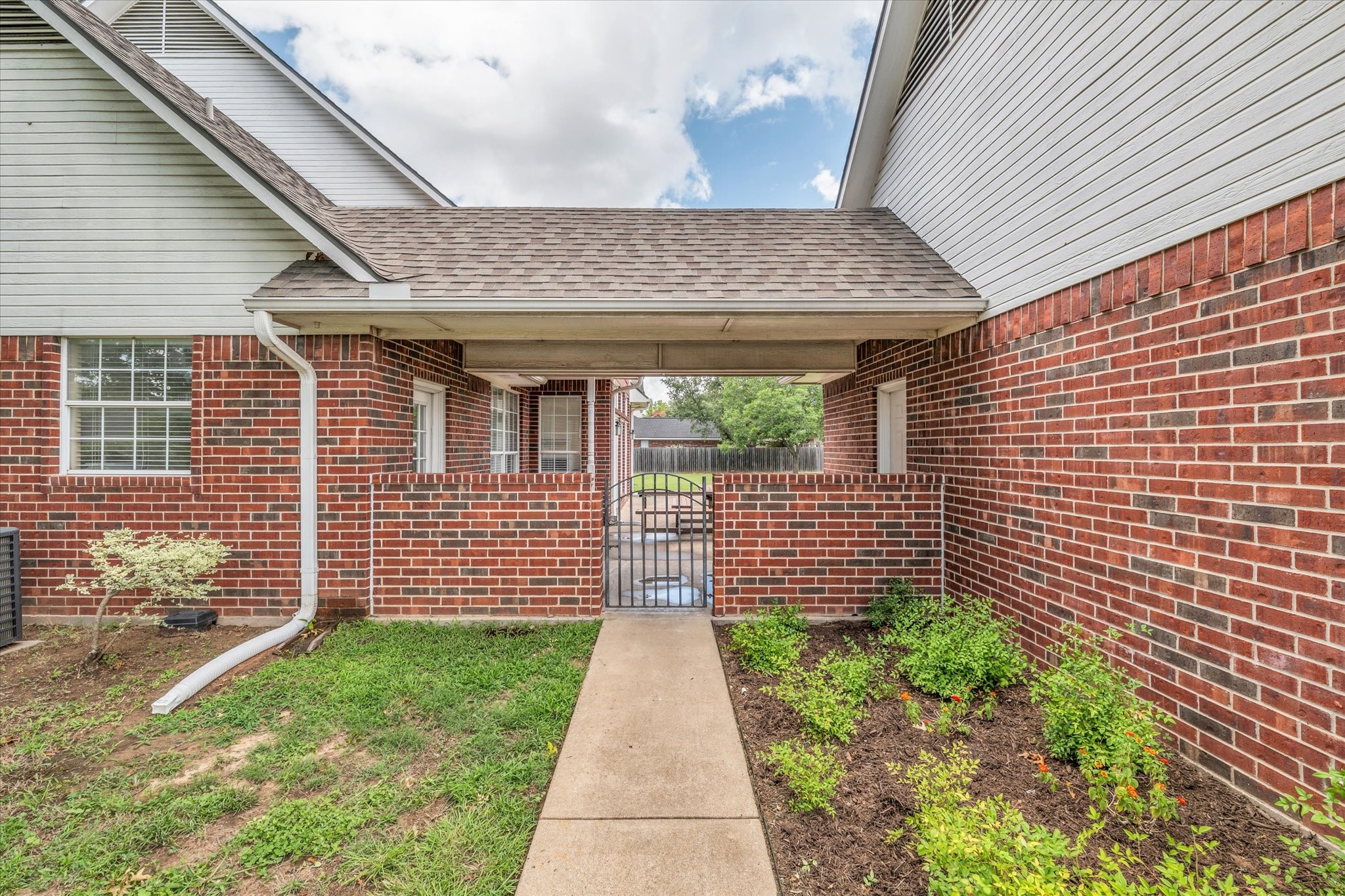 838 Country Lane Drive