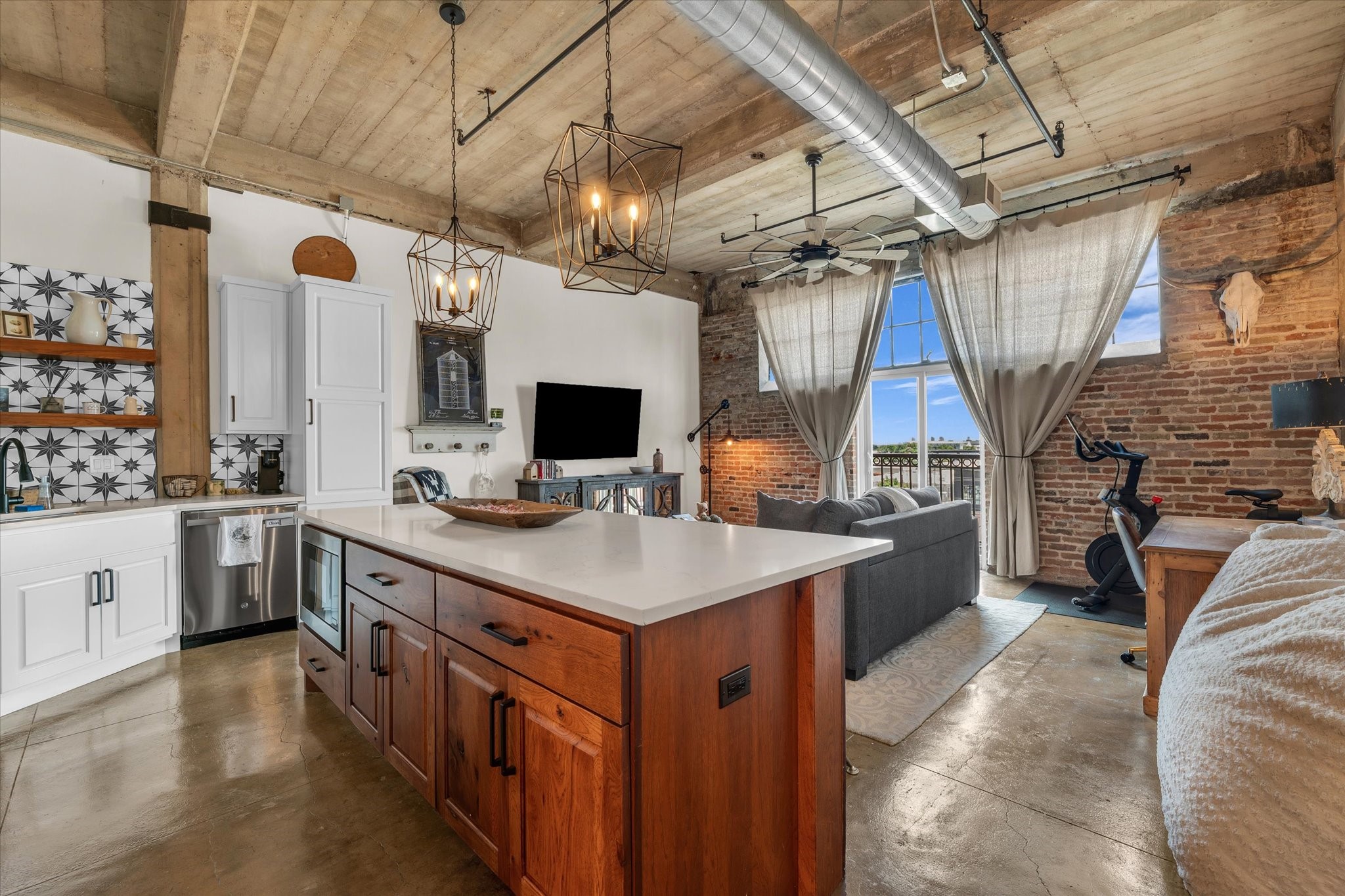 219 S 4th Street 402