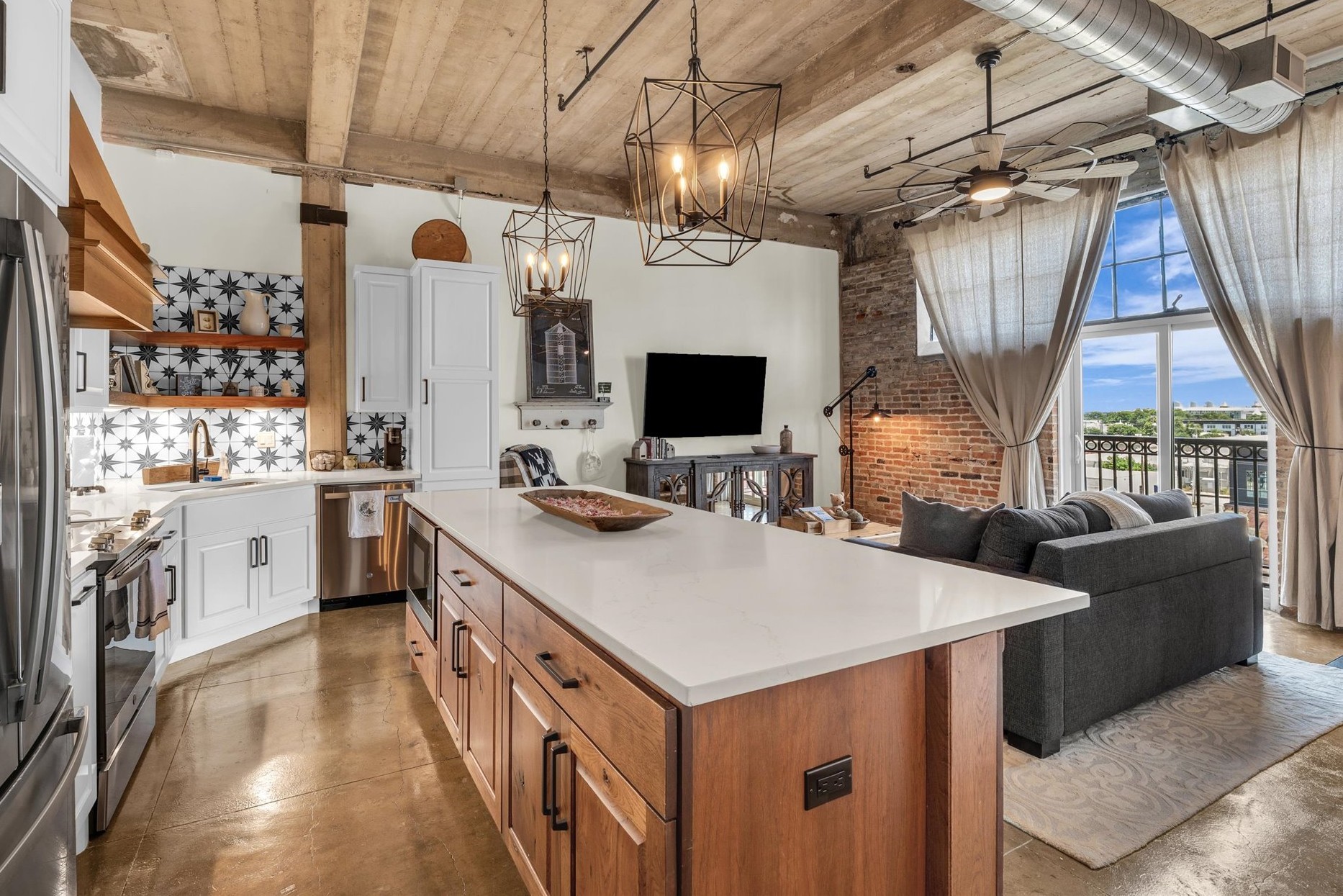 219 S 4th Street 402