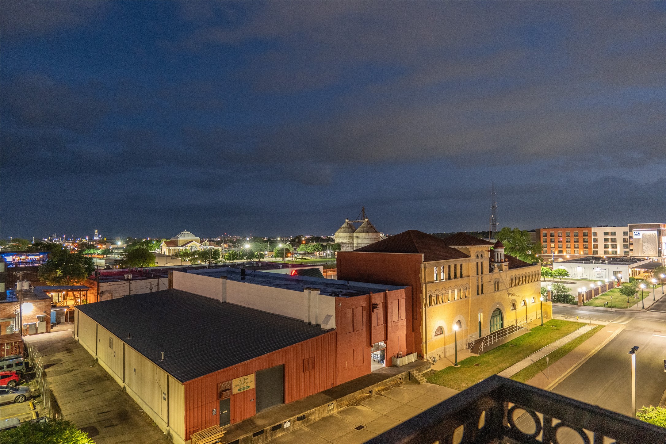 219 S 4th Street 402