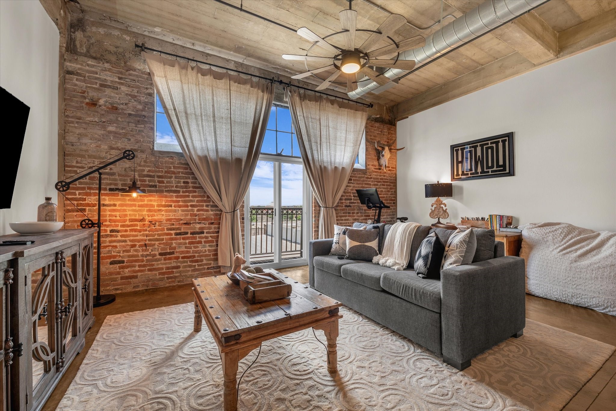 219 S 4th Street 402