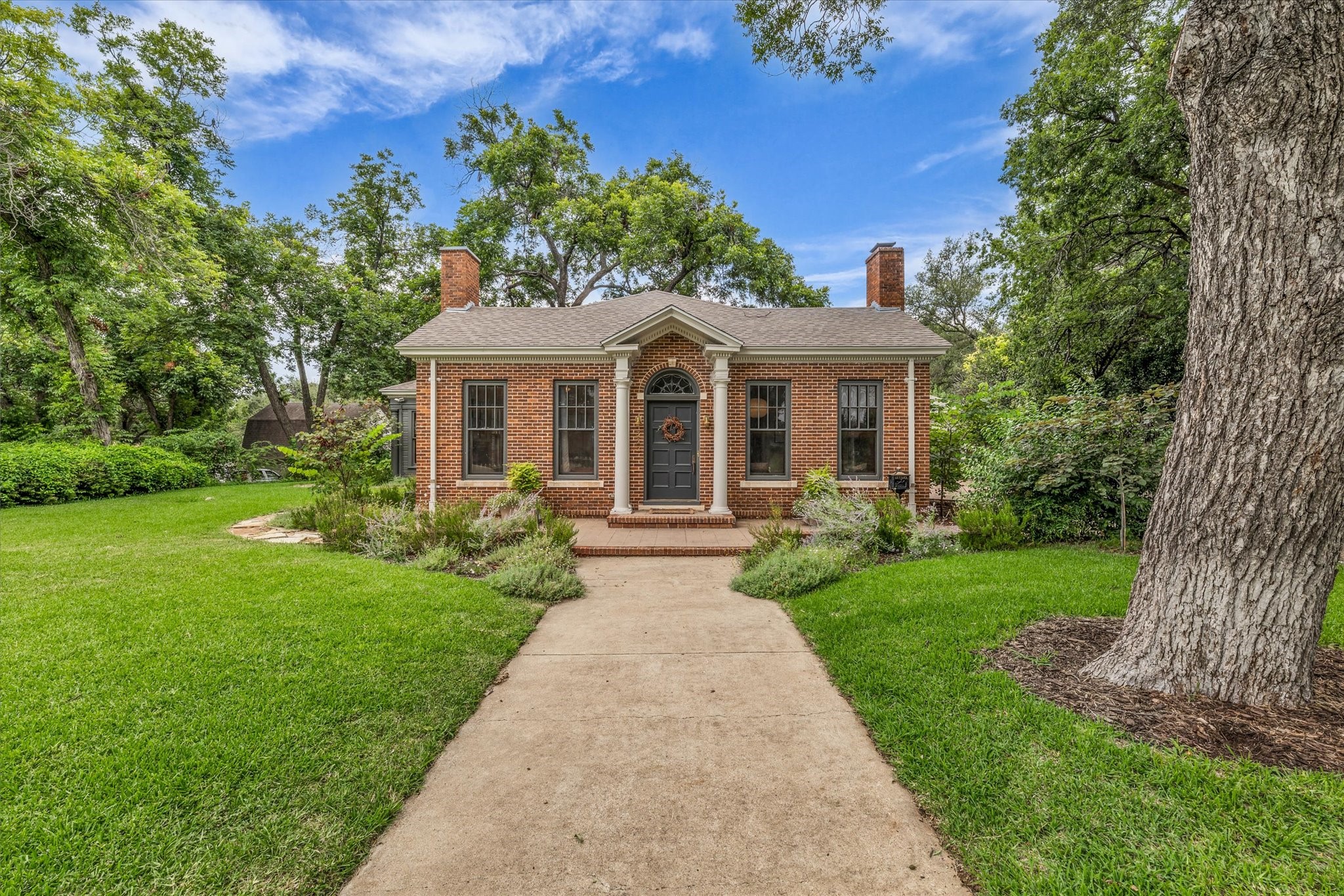 322 Crescent Road