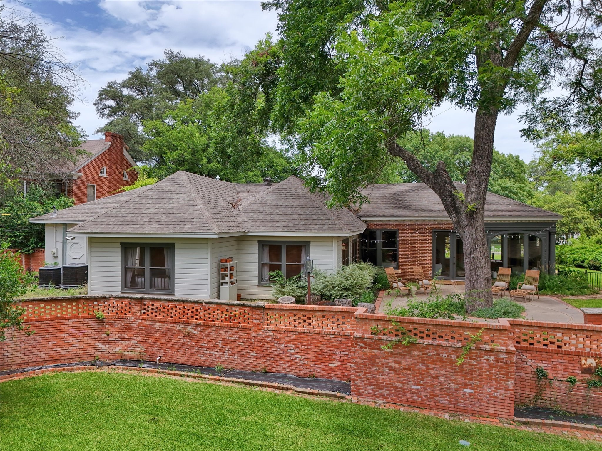 322 Crescent Road