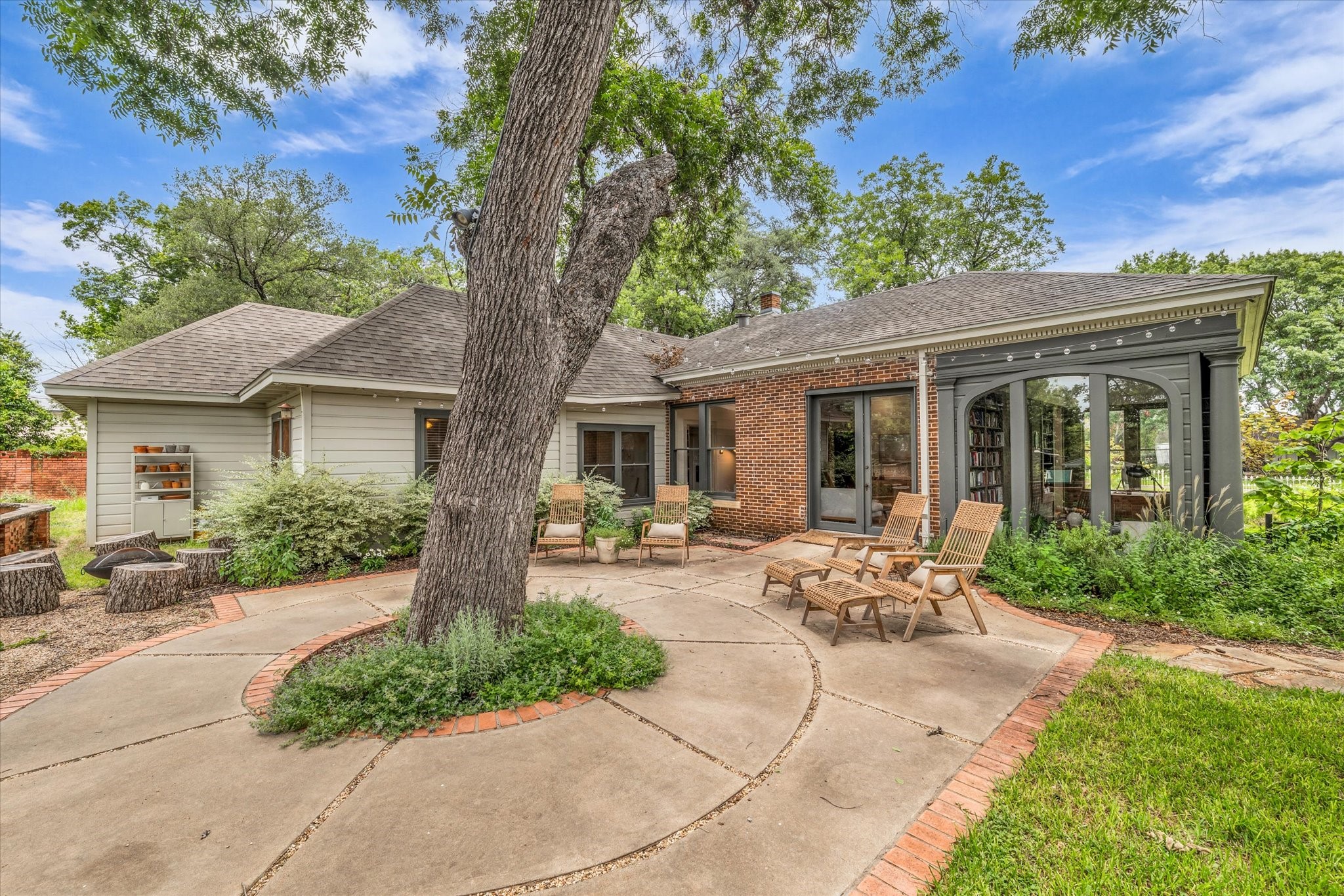 322 Crescent Road