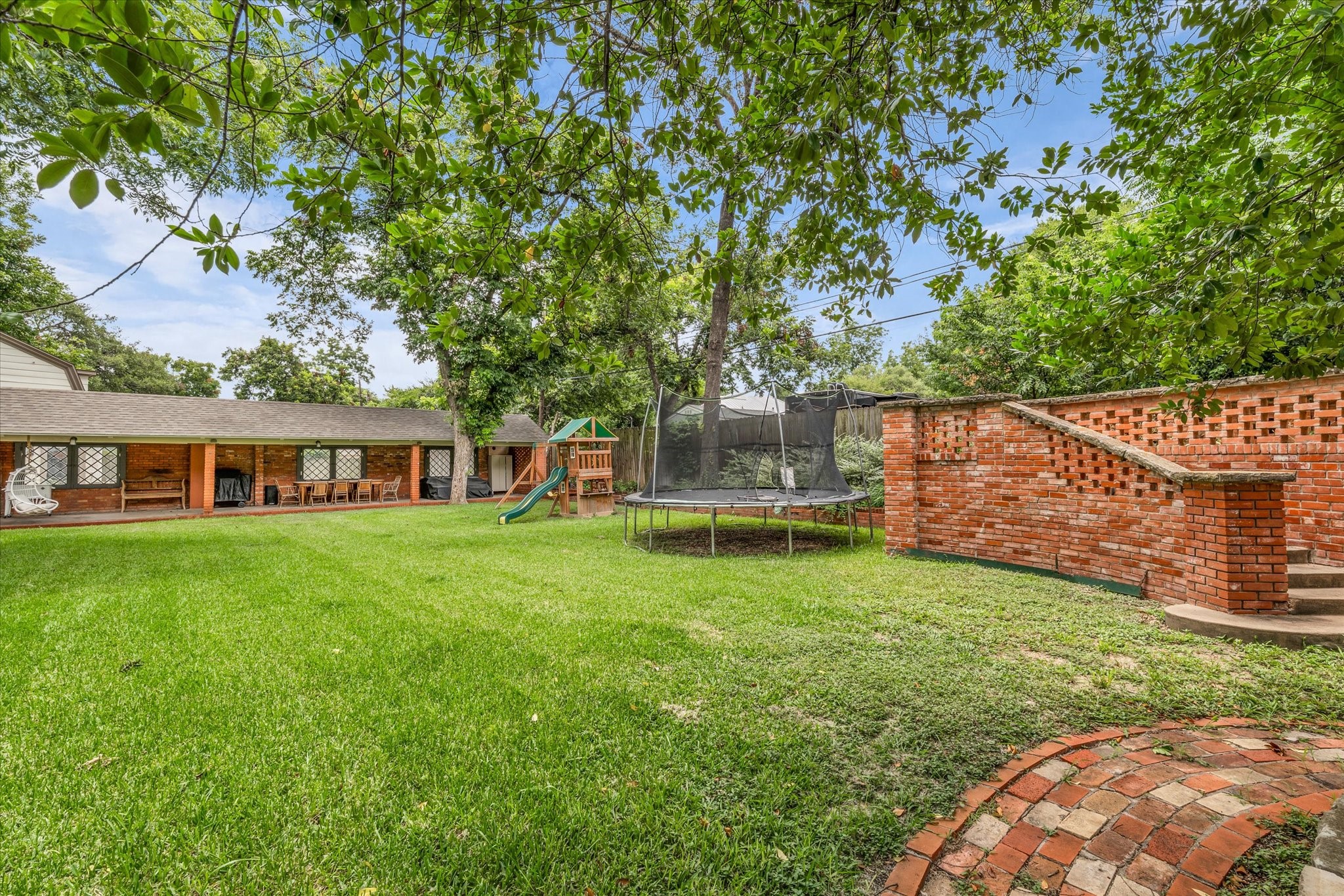 322 Crescent Road
