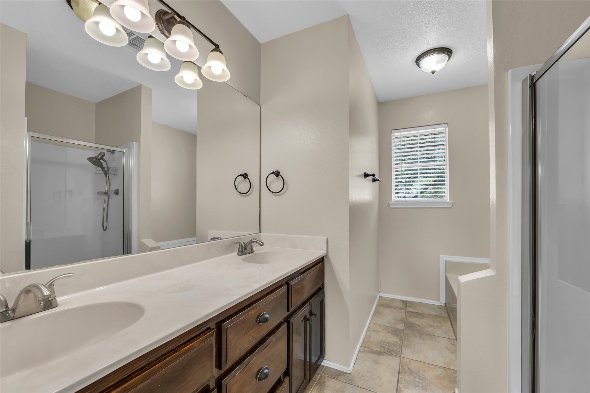 4218 Green Oak Drive