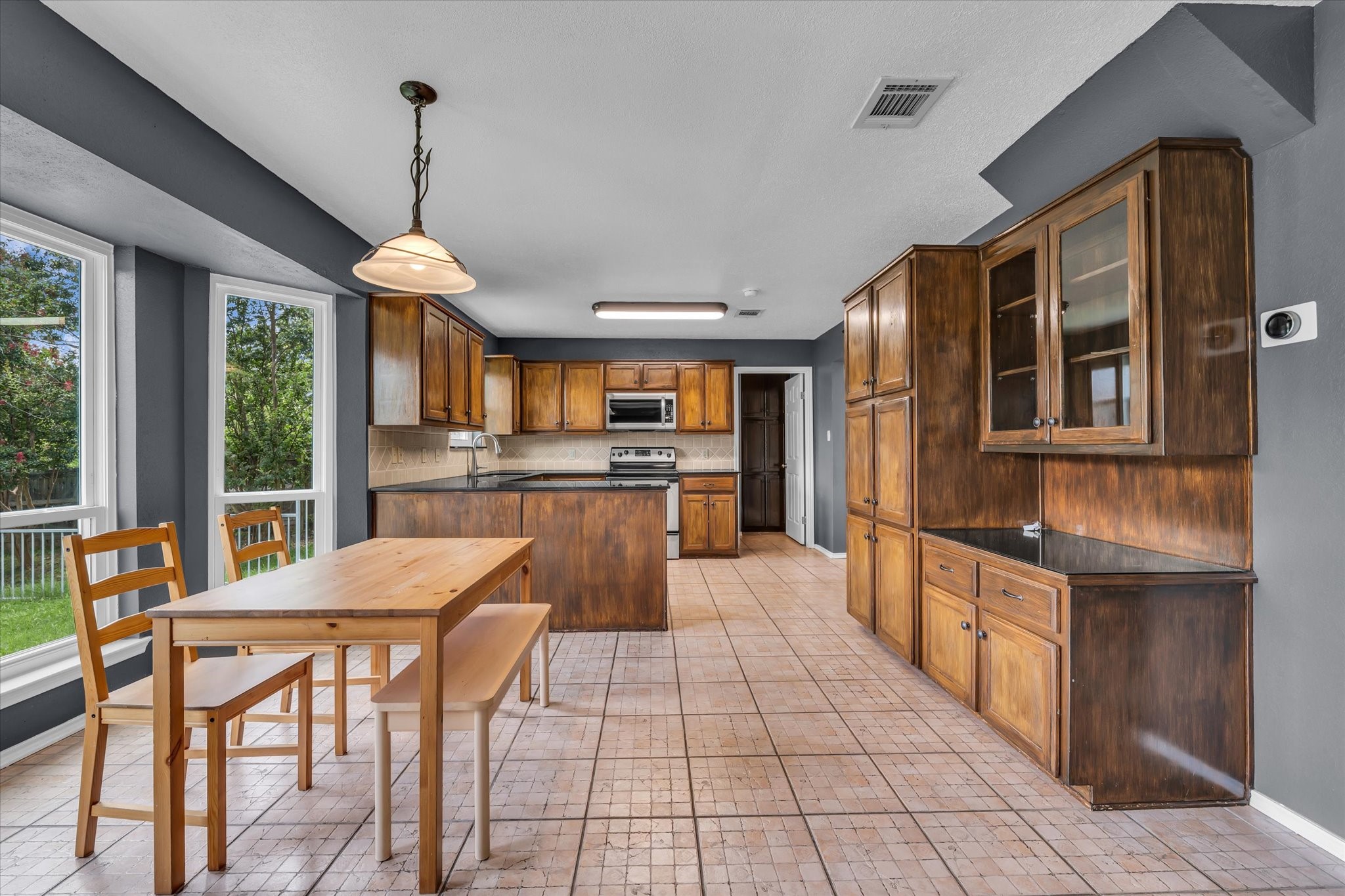 4218 Green Oak Drive