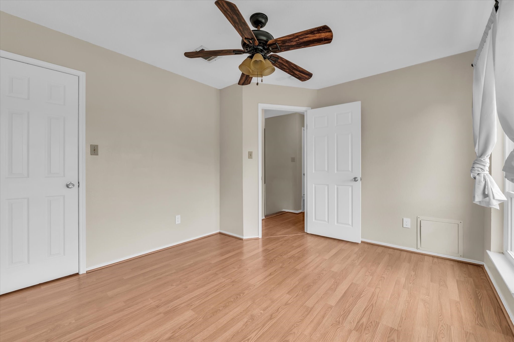 4218 Green Oak Drive