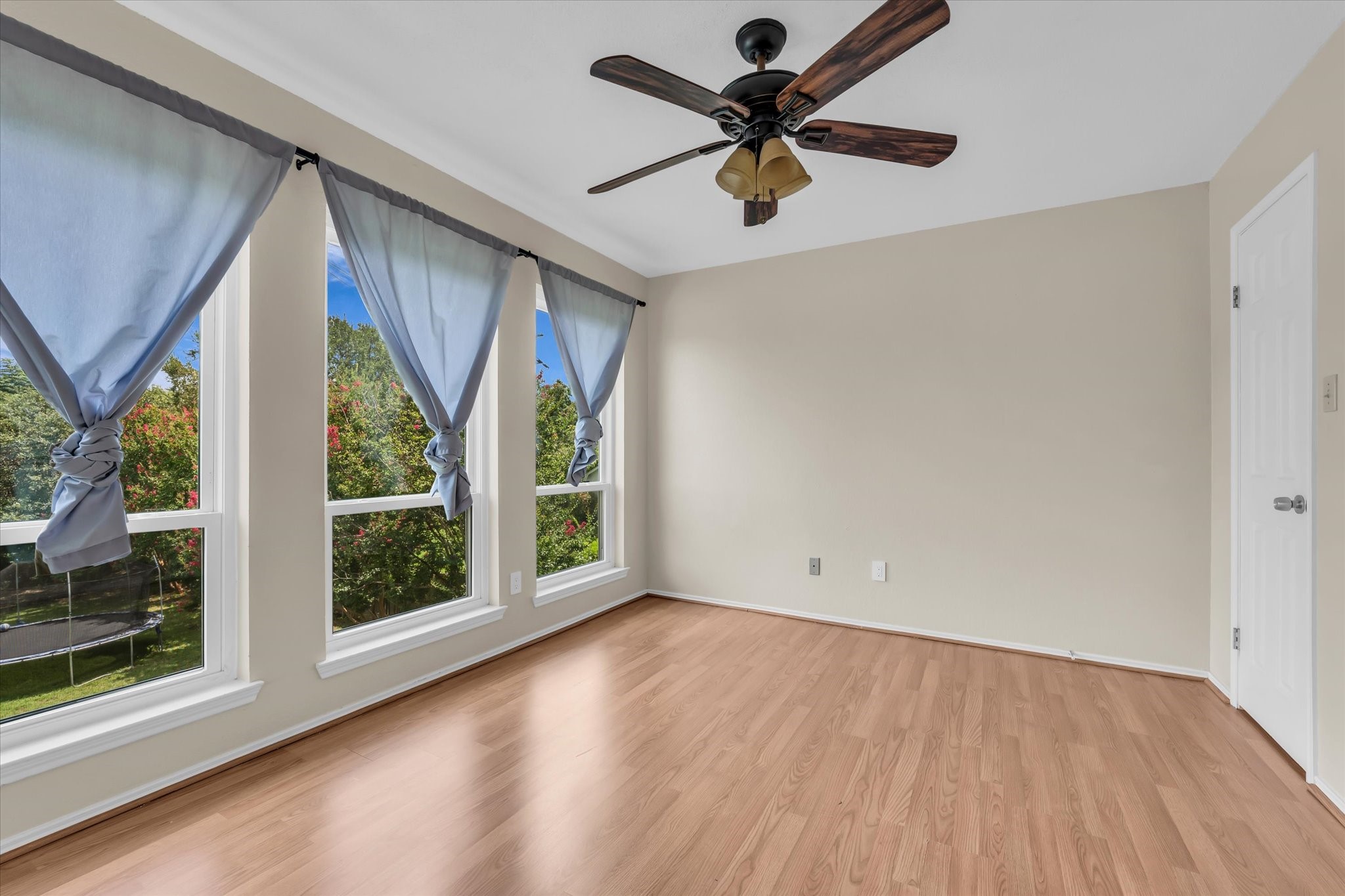 4218 Green Oak Drive