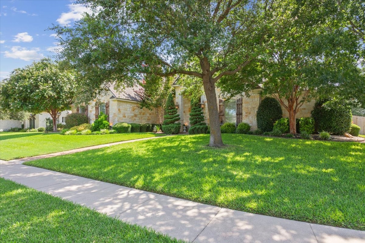 1116 Wessex Drive