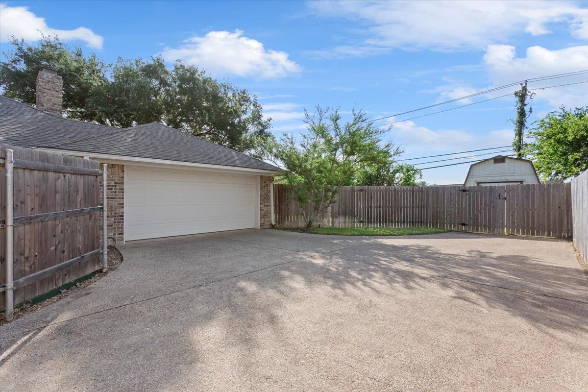 9402 Oak Hill Drive