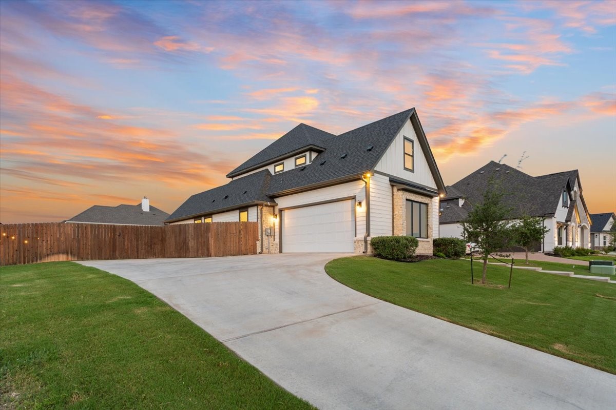 2100 Palafox Drive