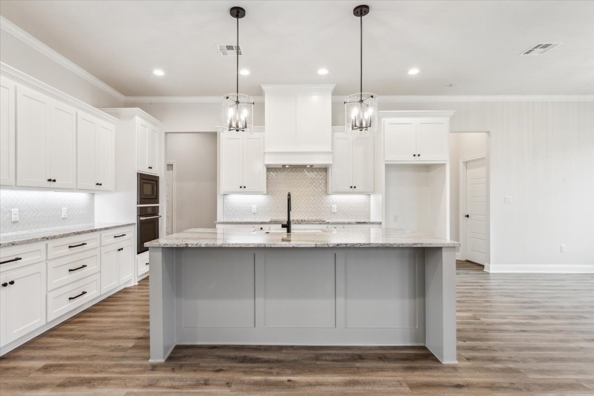 2100 Palafox Drive