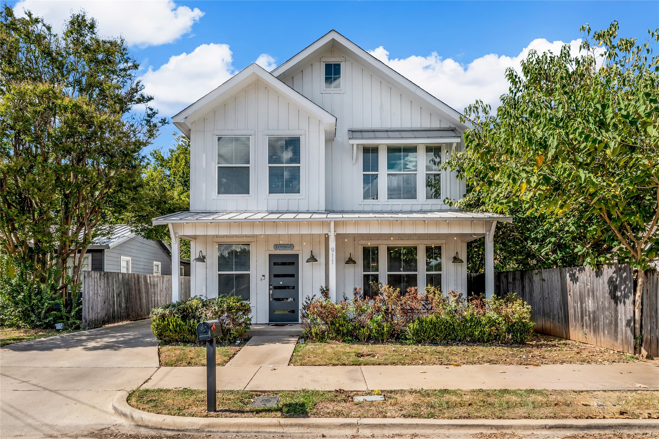 911 Ivy Avenue