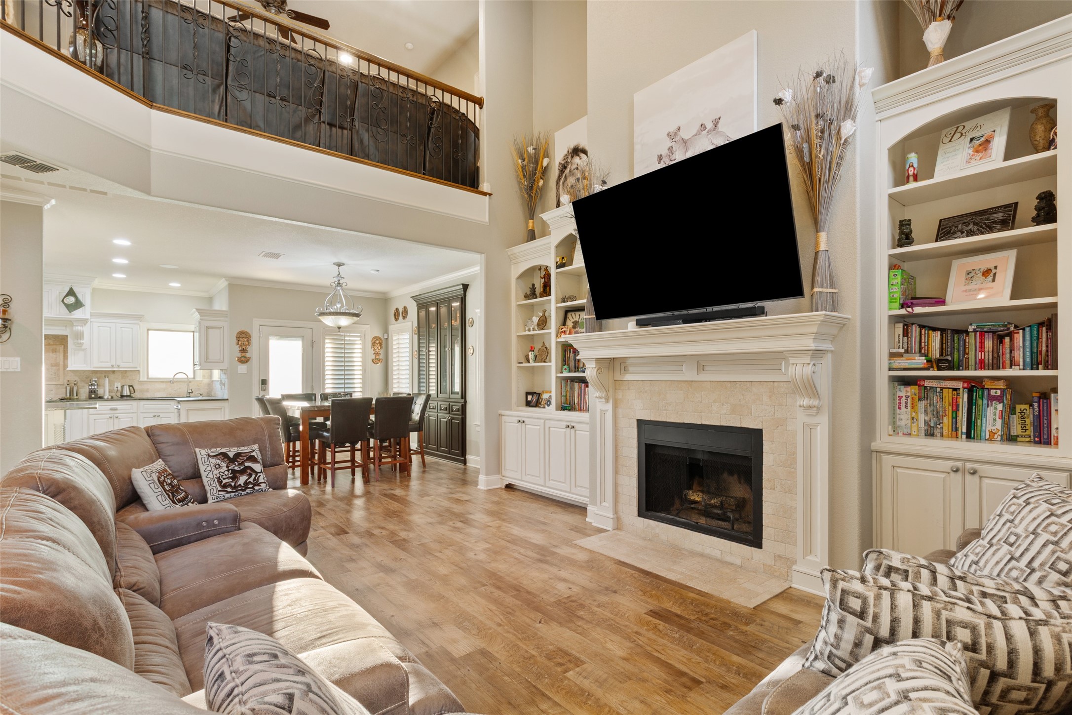 2313 Nicholas