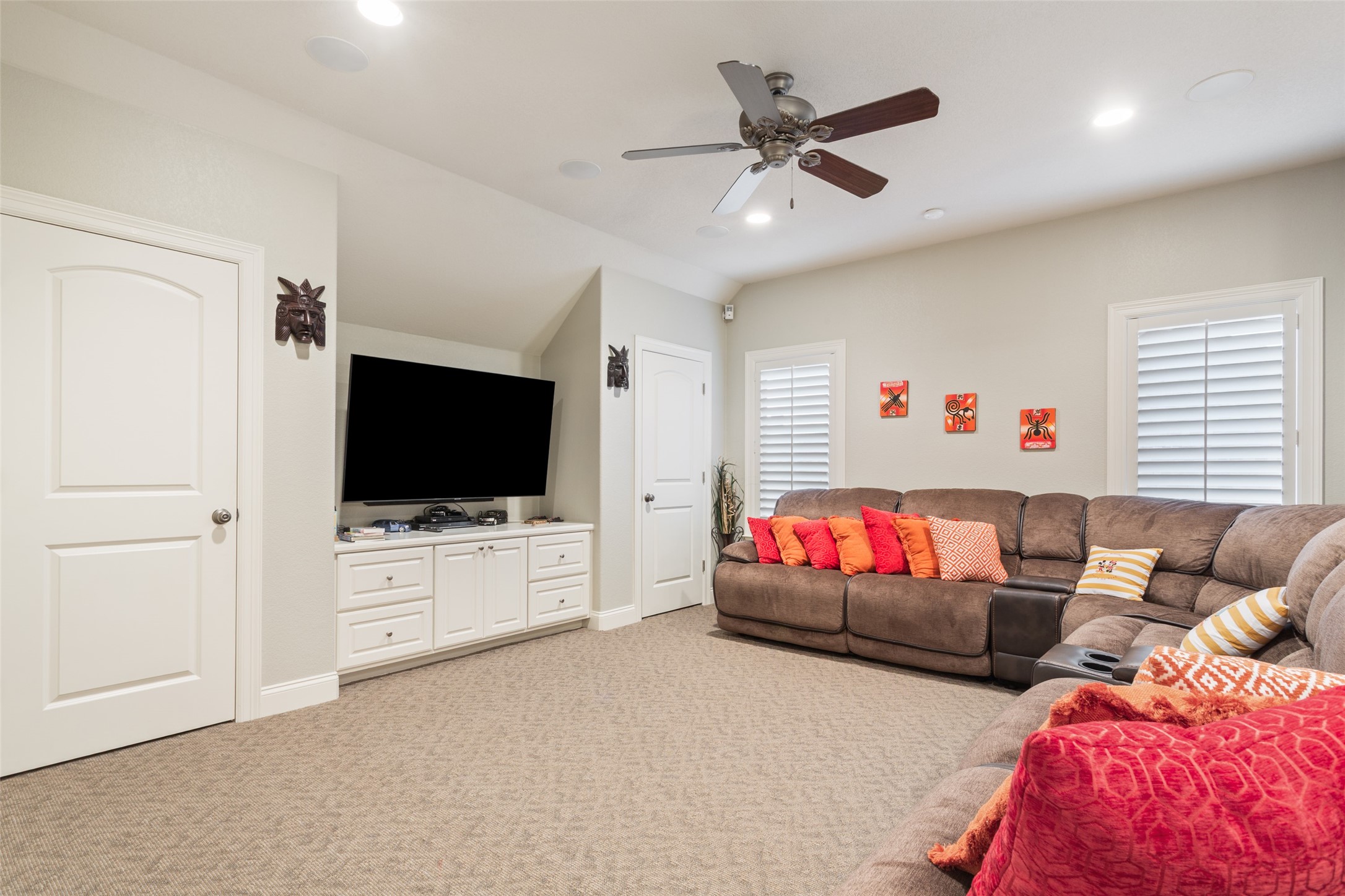 2313 Nicholas