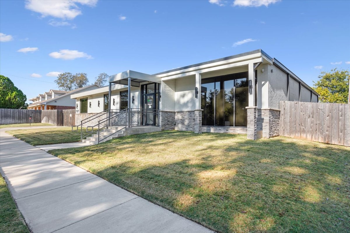 1927 Columbus Avenue