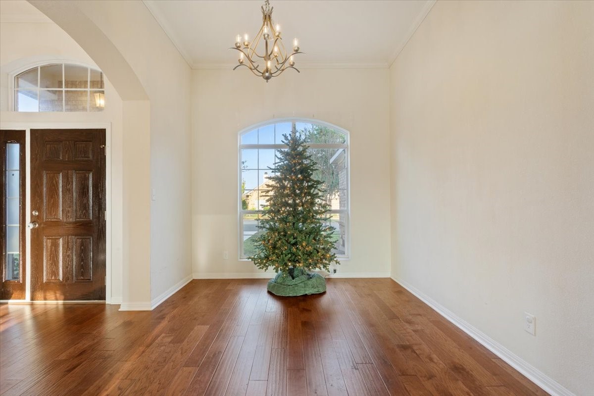 900 Queen Elizabeth Drive