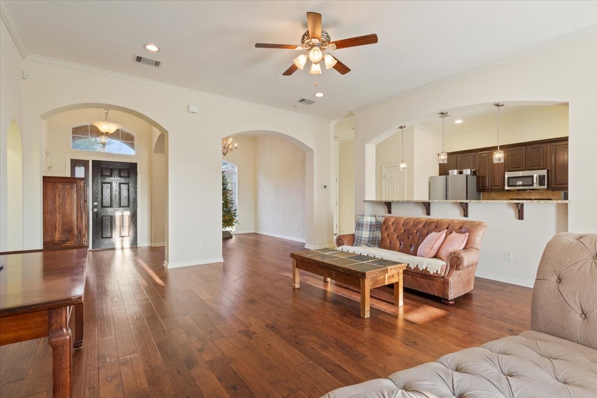 900 Queen Elizabeth Drive