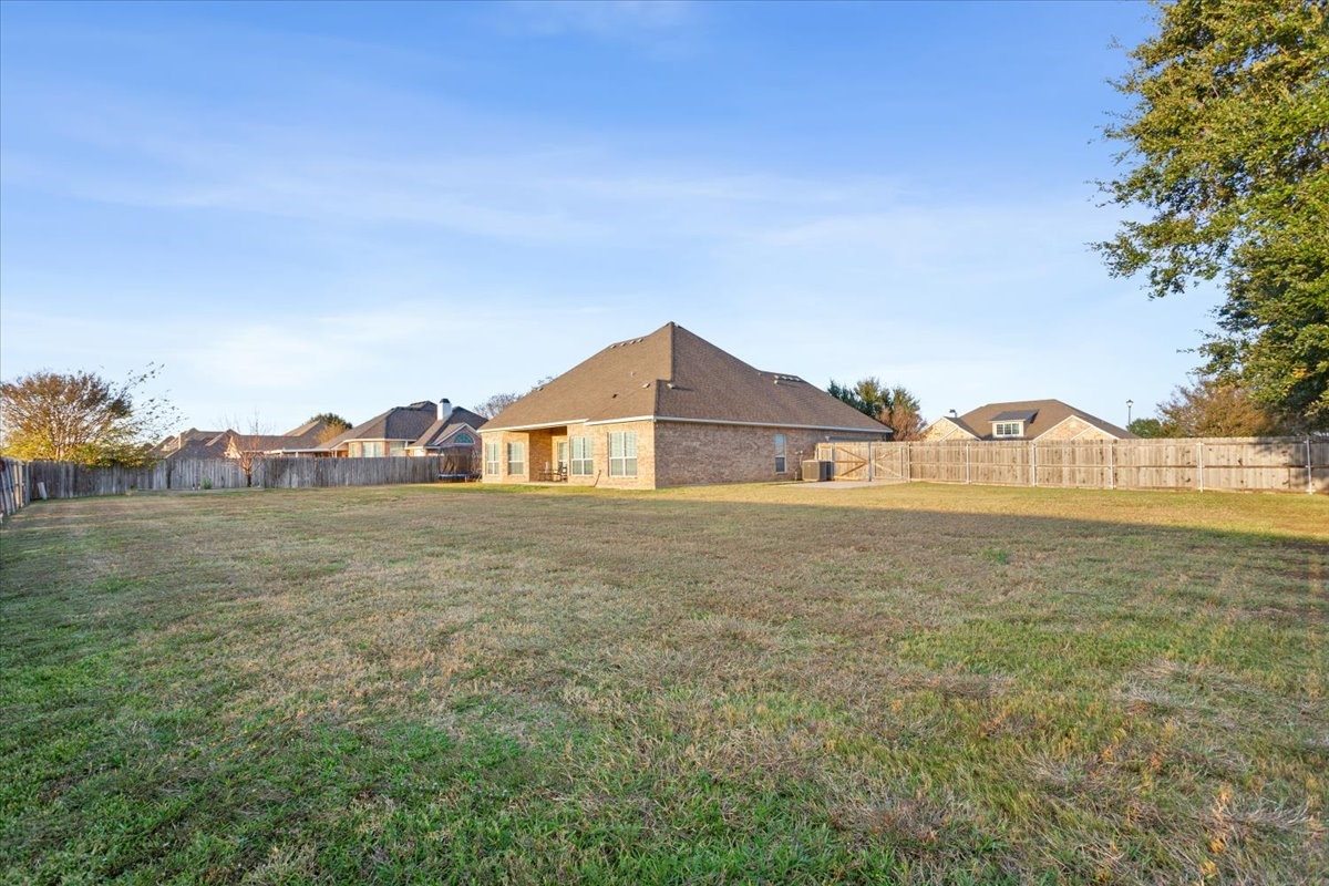 900 Queen Elizabeth Drive