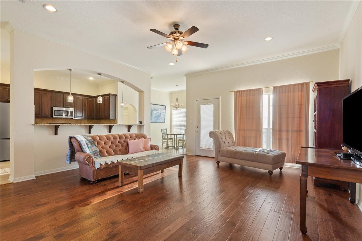 900 Queen Elizabeth Drive