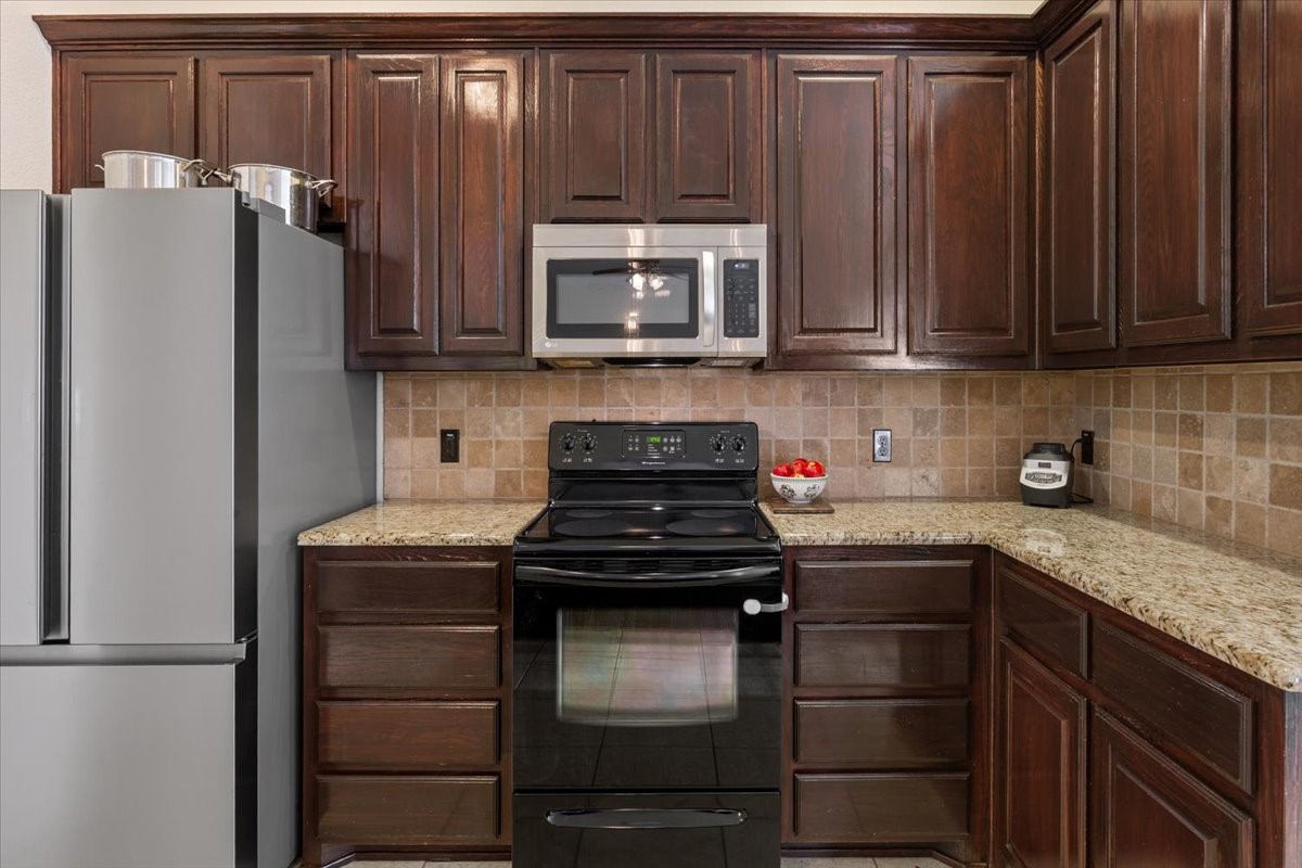 900 Queen Elizabeth Drive