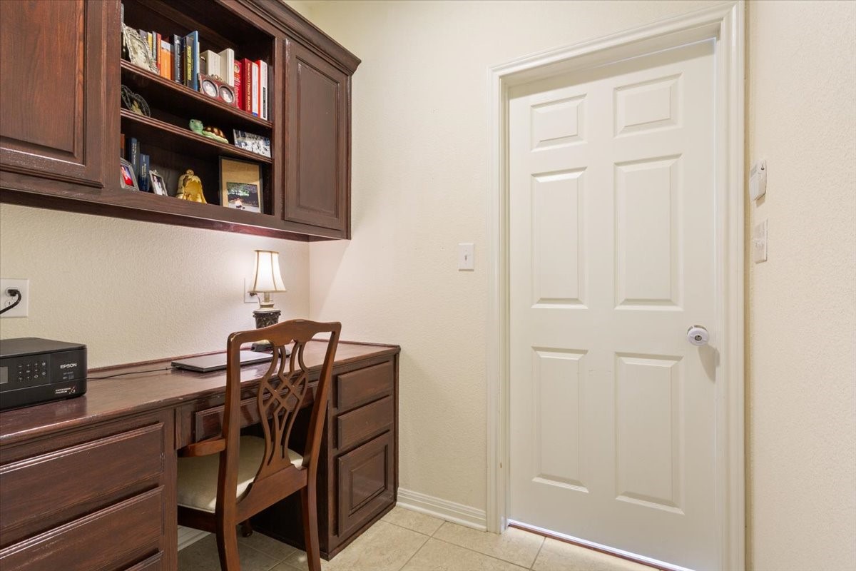 900 Queen Elizabeth Drive