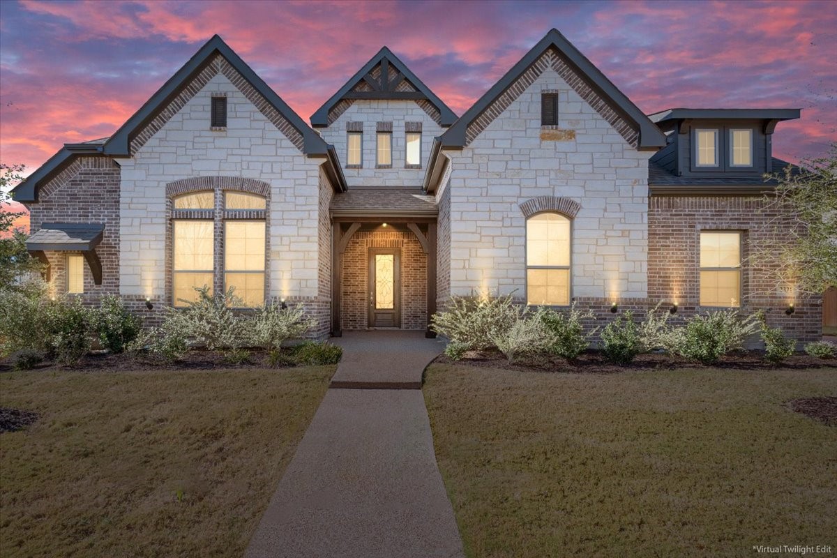 2321 Paddington Way