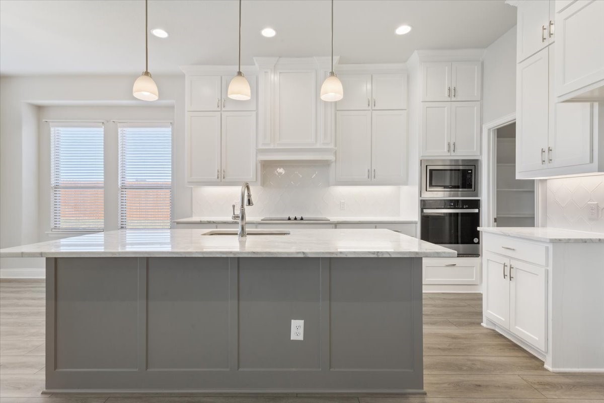 2321 Paddington Way