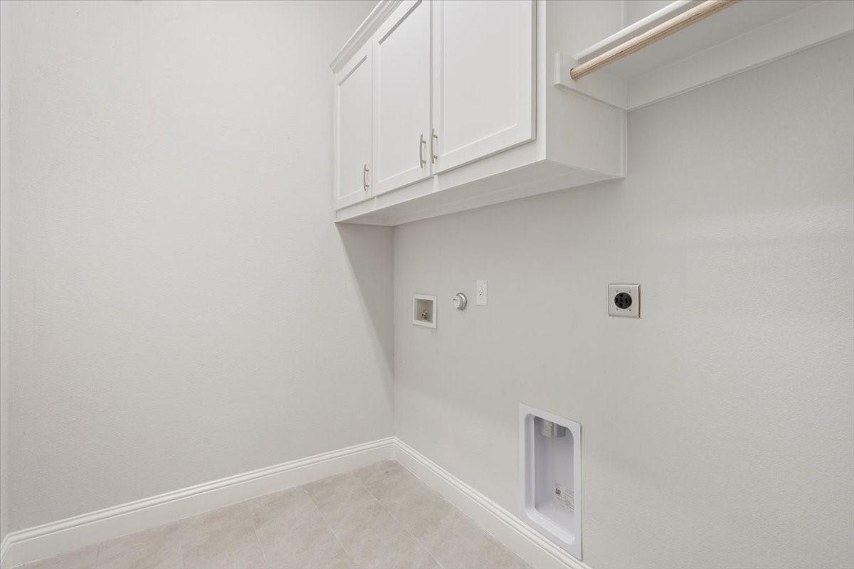 2321 Paddington Way