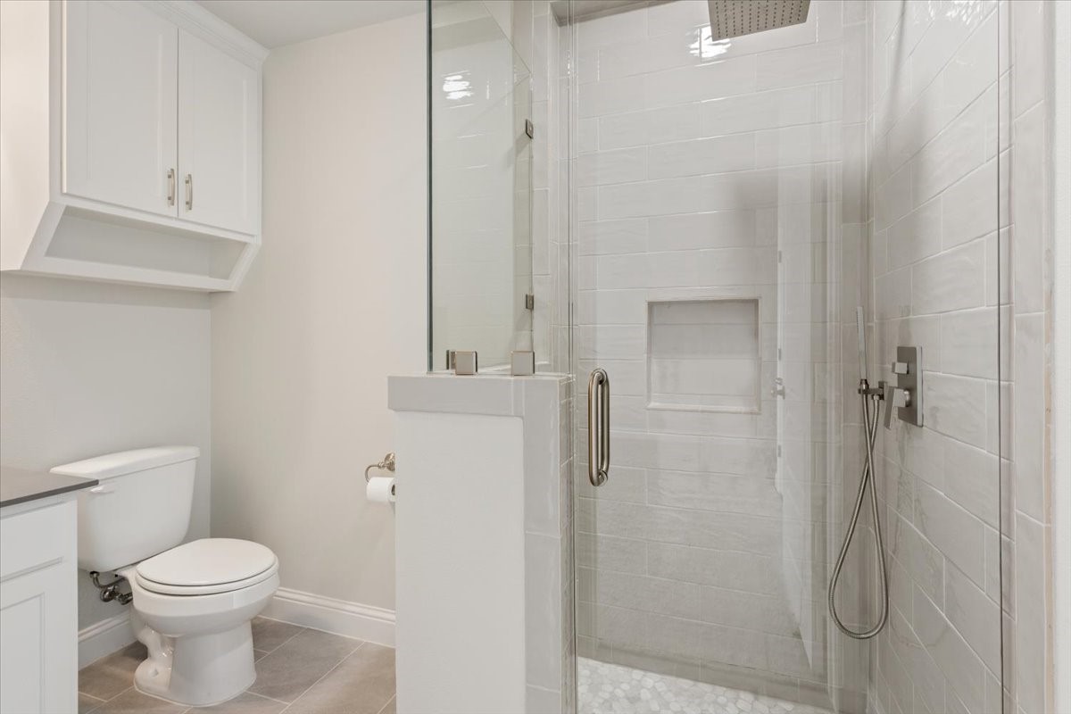2321 Paddington Way