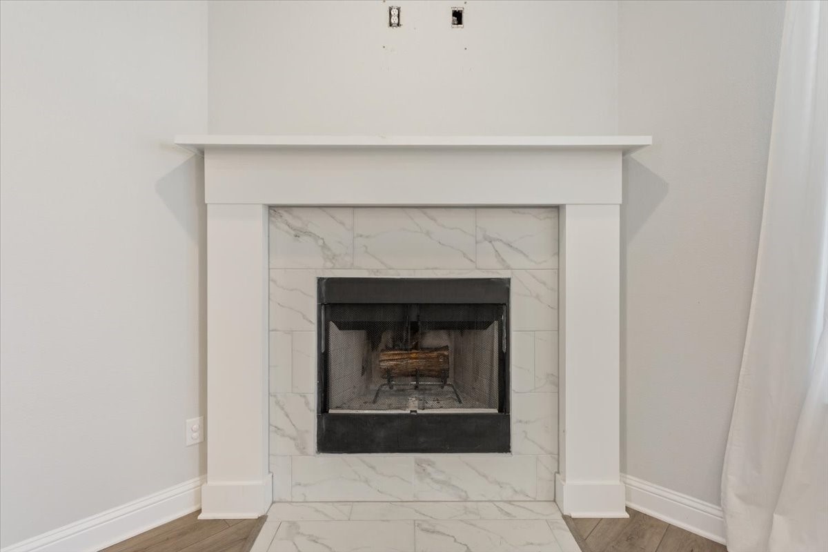 2321 Paddington Way