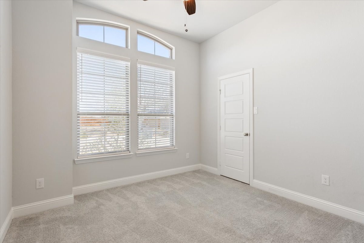 2321 Paddington Way