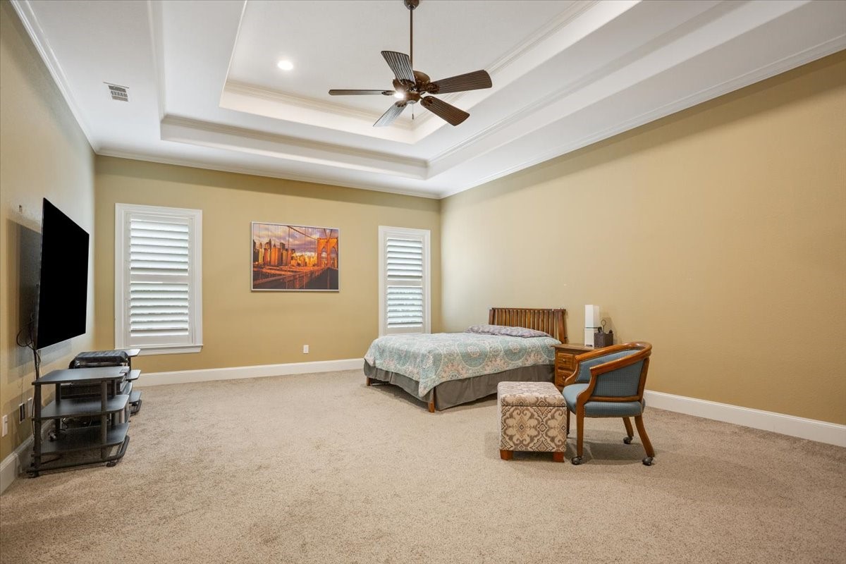 10020 Hidden Bluff