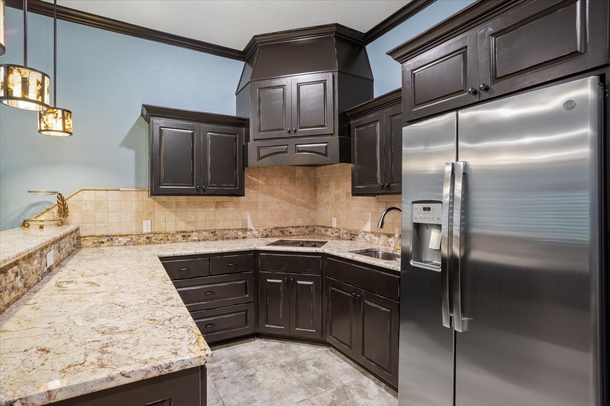 10020 Hidden Bluff