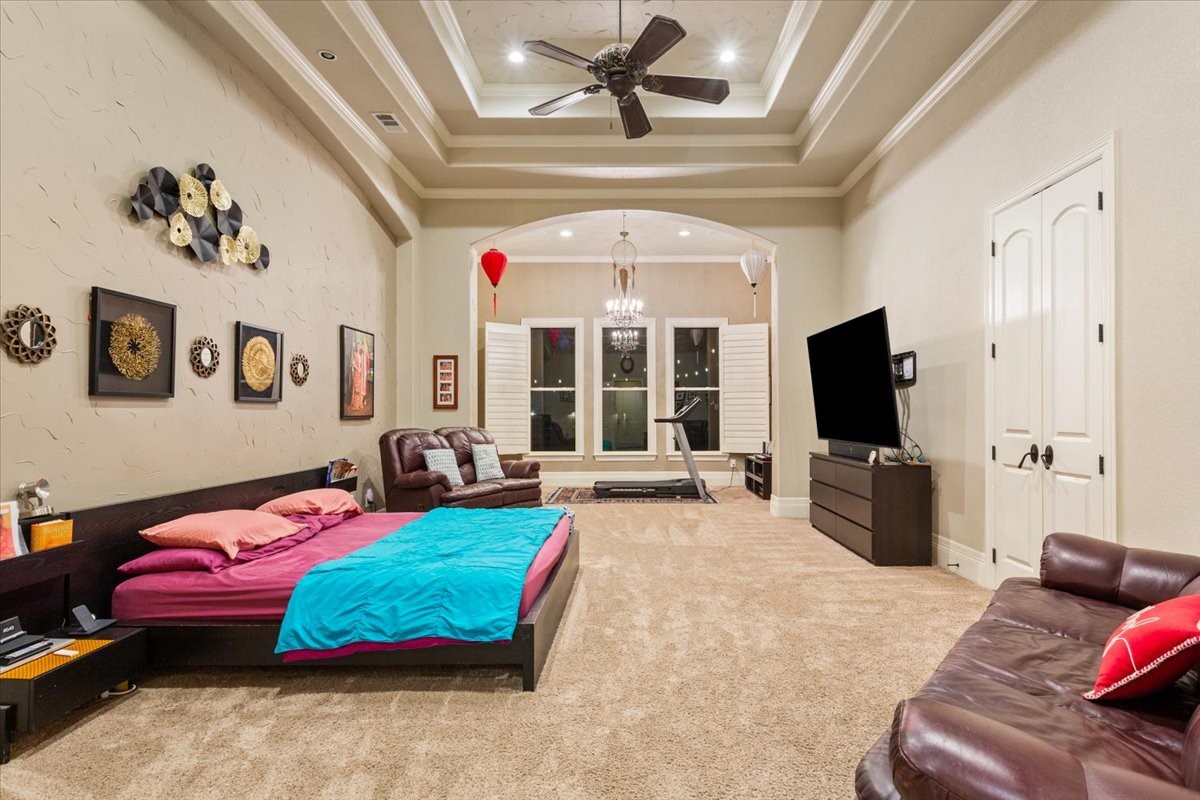 10020 Hidden Bluff