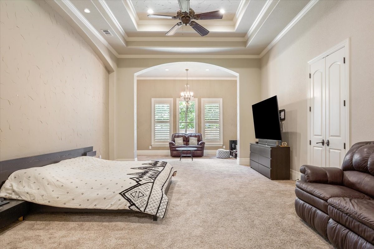 10020 Hidden Bluff