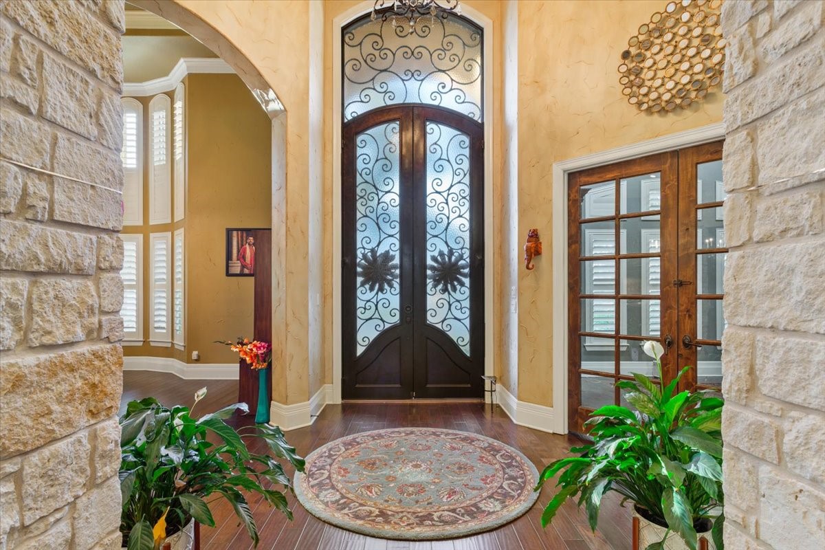 10020 Hidden Bluff