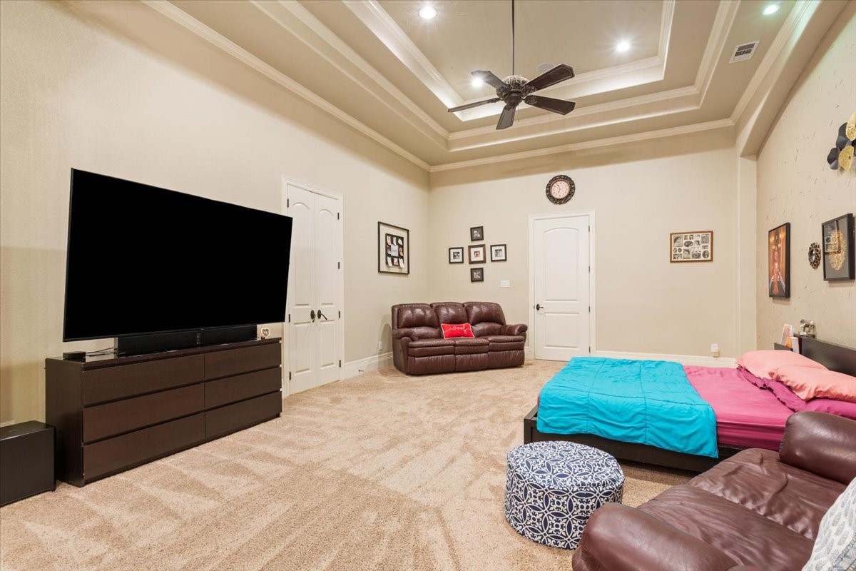 10020 Hidden Bluff
