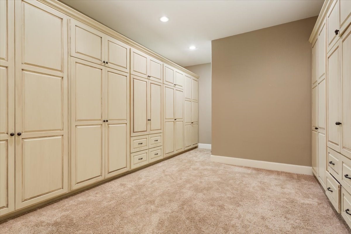 10020 Hidden Bluff