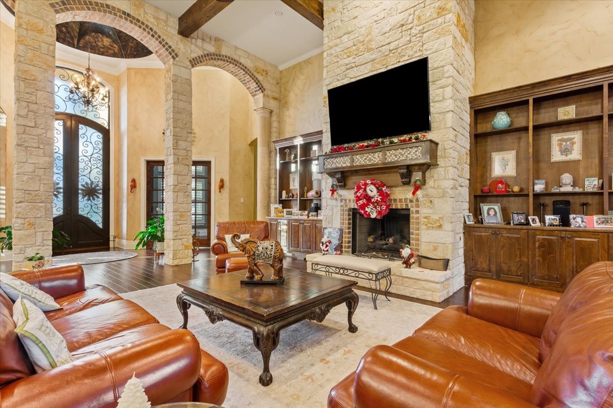 10020 Hidden Bluff