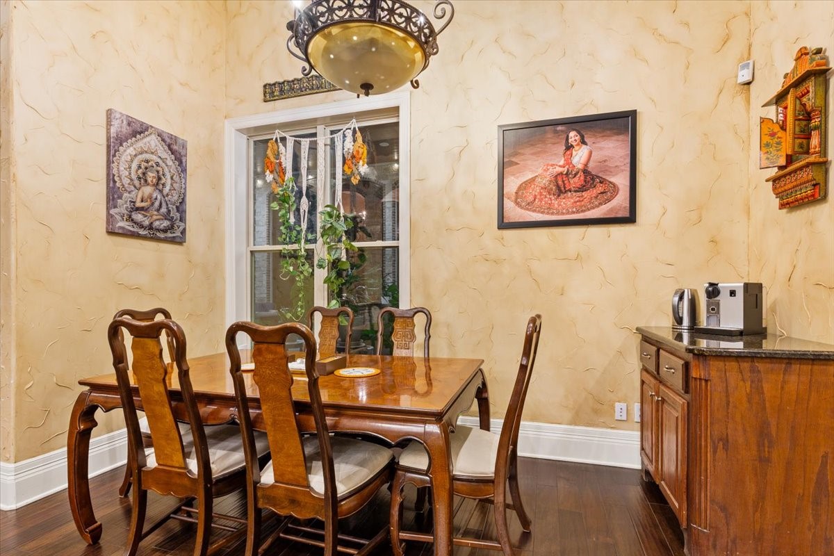 10020 Hidden Bluff