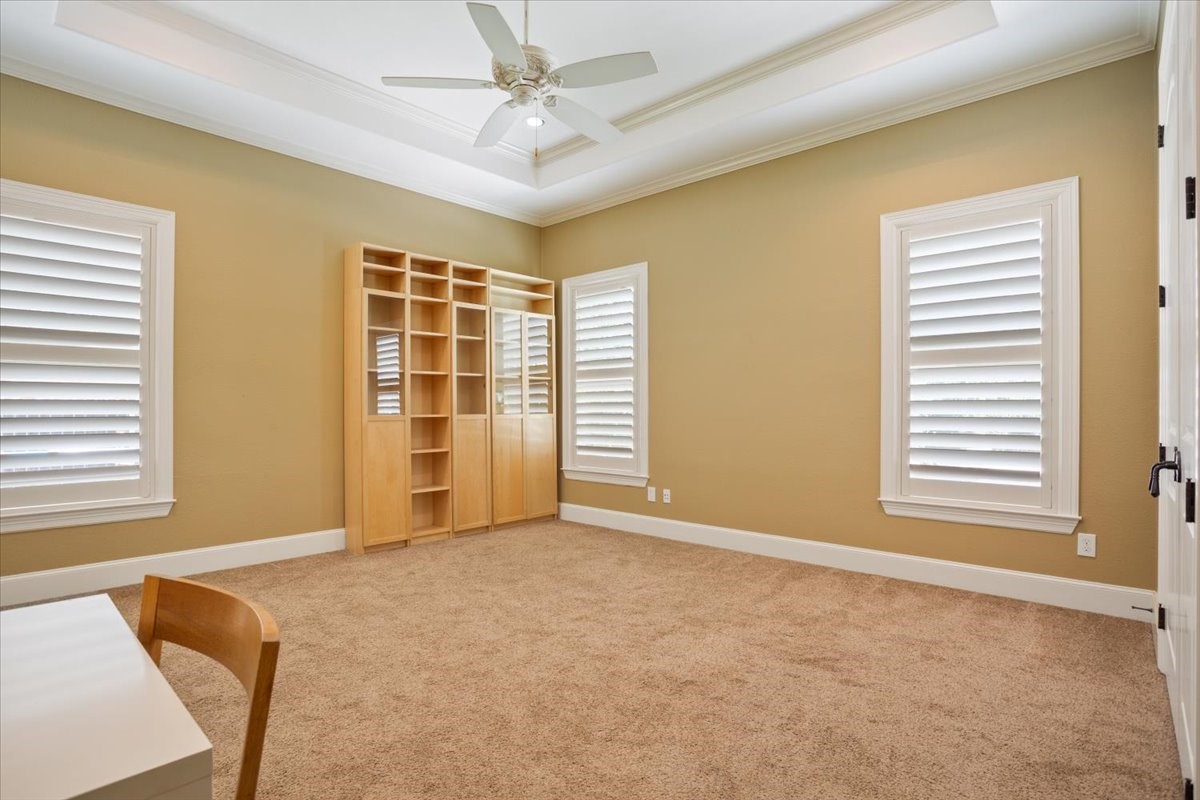 10020 Hidden Bluff