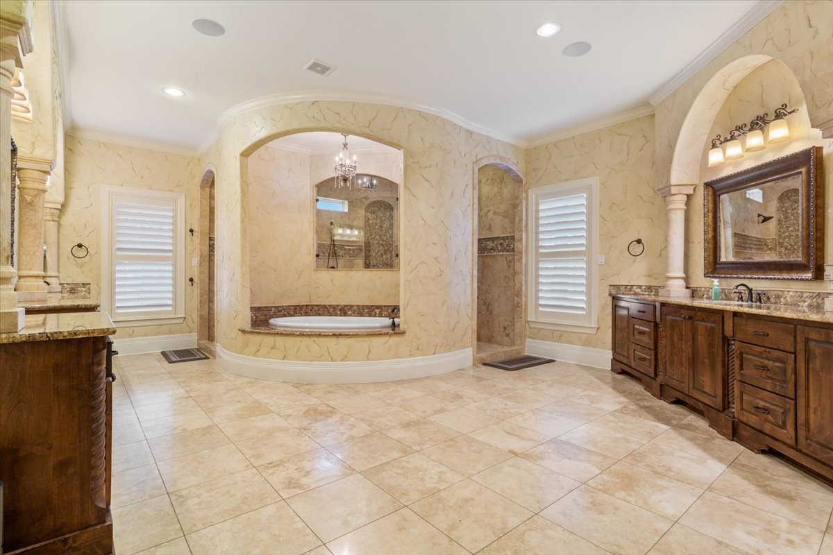 10020 Hidden Bluff