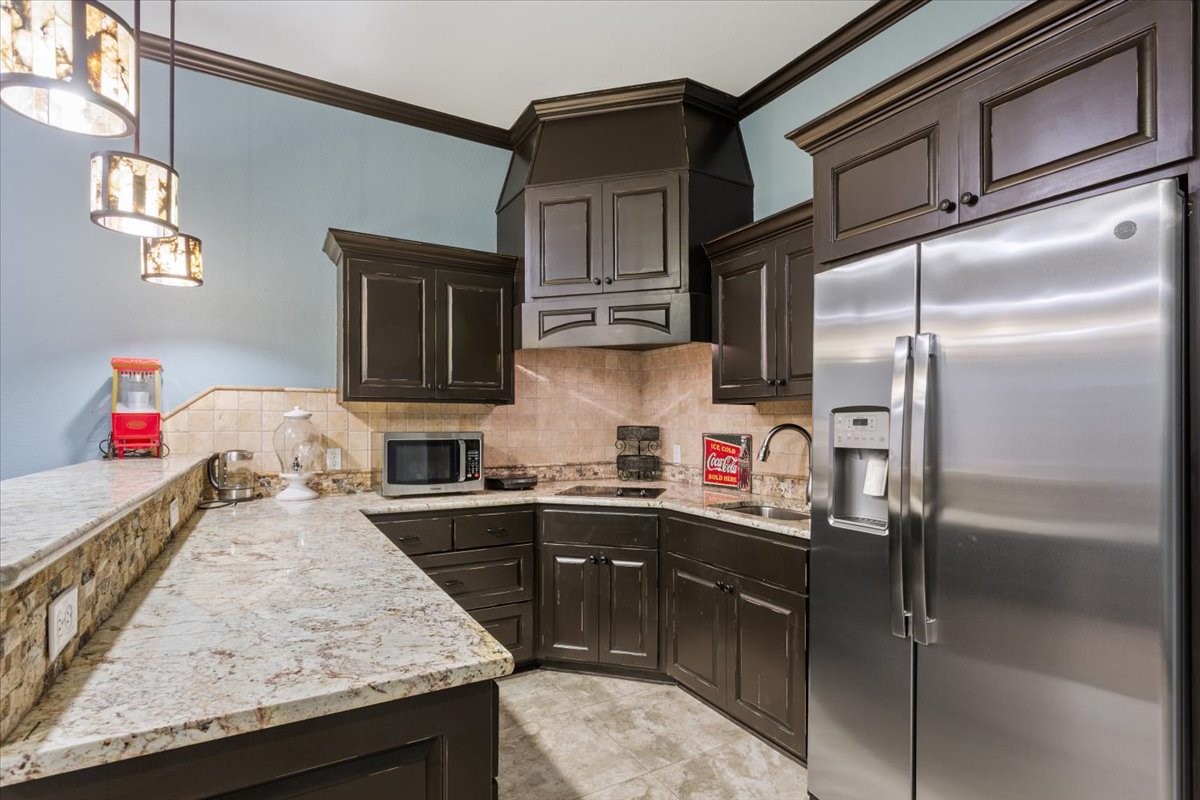 10020 Hidden Bluff